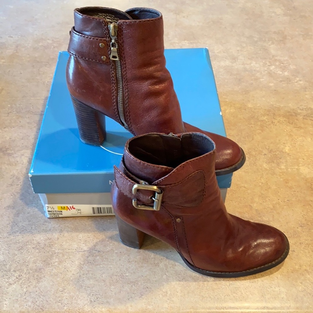 Women’s Nine West boots size 7.5